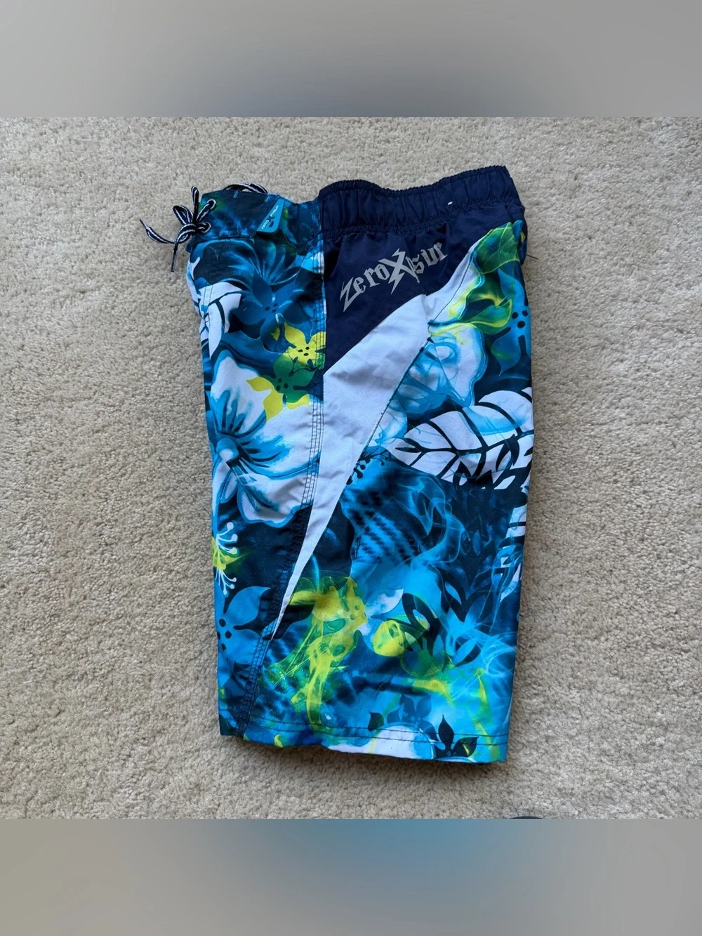 ZeroXposur Boy’s Blue Floral Swim Trunks w/ Mesh Lining - Size M (8-10) - VGUC